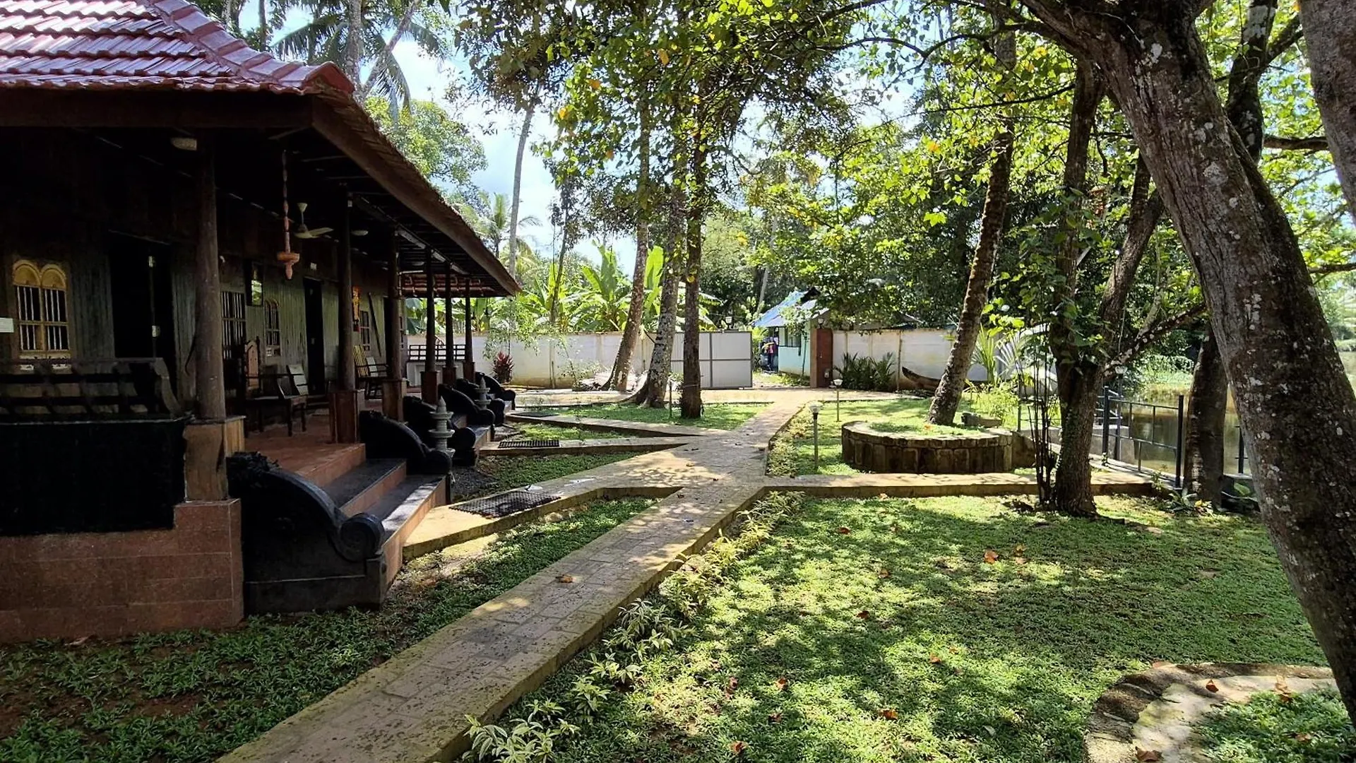 Anandam Backwaters Retreat Vaikom
